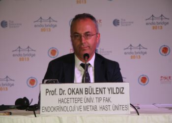 ENDOBRÝDGE 2013 ANTALYA KONGRESÝ TÜRKÝYE ENDOKRÝNOLOJÝ VE METABOLÝZMA DERNEÐÝ ÝLE AMERÝKAN ENDOKRÝN DERNEÐÝNÝN BÝRLÝKTE DÜZENLEDÝÐÝ "ENDOBRÝDGE 2013 TOPLANTISI" ANTALYADA GERÇEKLEÞTÝ TÜRKÝYE ENDOKRÝNOLOJÝ DERNEÐÝ BAÞKANI PROF.DR. GÜNDOÐDU: "ÝNSANLAR HASTALIÐIN FARKINDA DEÐÝL SON 10 YILDA DÝYABET ORANI ÝKÝ MÝSLÝ ARTTI" "YÜRÜYEN MERDÝVENLER, ASANSÖRLER, ARABALARIN ÇOK SAYIDA KULLANILMASI KÝLO ALDIRMAYI KOLAYLAÞTIRIYOR" "HASTALIK YOK HASTA VAR HER HASTANIN GENETÝK YAPISI,YAÞAM TARZI,EKONOMÝK DURUMU FARKLI" AMERÝKAN ENDOKRÝN DERNEÐÝ ÖNCEKÝ BAÞKANI PROF.DR. WÝLLÝAM F. YOUNG: "KARÞILAÞILAN GÜÇLÜKLER BÝR ORGANLA ÝLGÝLÝ DEÐÝL" PROF.DR. ROBERT A. VÝGERSKY: "TÝP 2YÝ ARTIK ÇOCUKLARDA DA GÖRÜYORUZ ABDDE 26 MÝLYON DÝYABET HASTASI VAR"