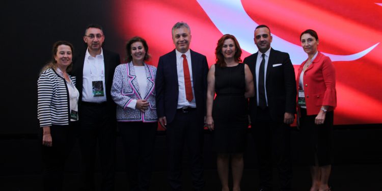 PHARMETİC GİRİŞİMCİ ECZACILAR DERNEĞİ’NİN YENİ YÖNETİMİ GÖREVE BAŞLADI