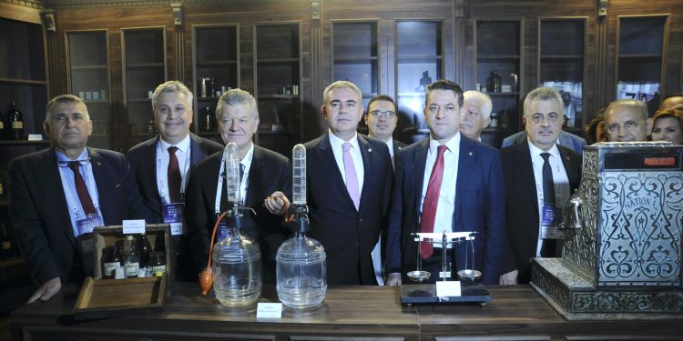 “HAVANDAN DİJİTALE” EN BÜYÜK ECZACILIK BULUŞMASI GELECEĞİN E HALİ DEVAM EDİYOR…