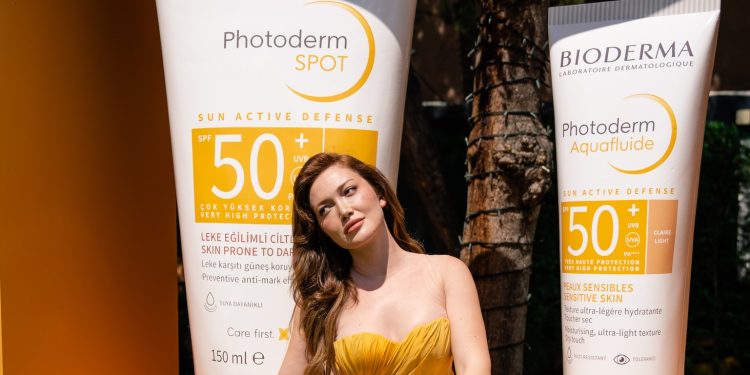 Ünlü fenomen Danla Bilic, Bioderma Photoderm Güneş Ürünlerinin Dijital Marka Yüzü Oldu!