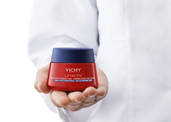 Vichy’den Leke Karşıtı Yeni Gece Bakımı