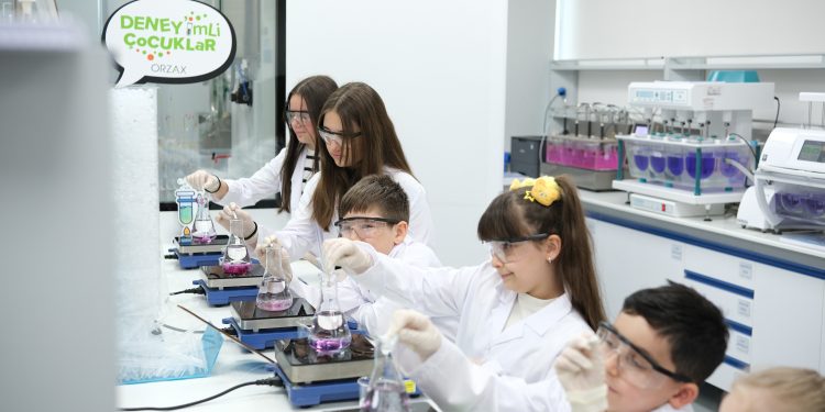 Orzaks İlaç laboratuvarlarını Deney’imli Çocuklar’a bıraktı