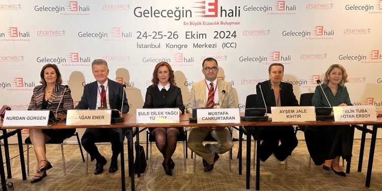 Eczacılar, “Sürdürülebilir Proaktif Eczacılık” mottosuyla düzenlenen ‘En Büyük Eczacılık Buluşması’ Geleceğin E hali’nde buluştu