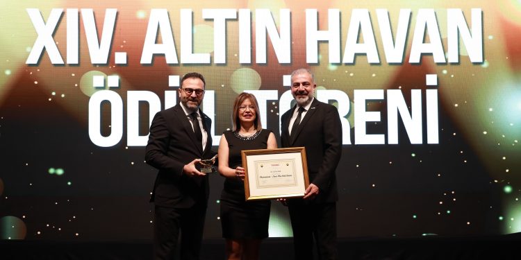 Berko İlaç ve Pharmacisa Altın Havan ile Ödüllendirildi