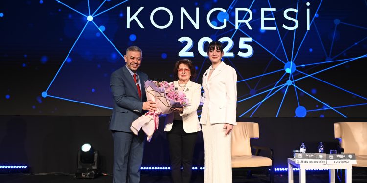 BABE STOP AKN LANSMANI: CİLDİN ÖTESİNDE ZİHNİN DERİNLİKLERİNDE