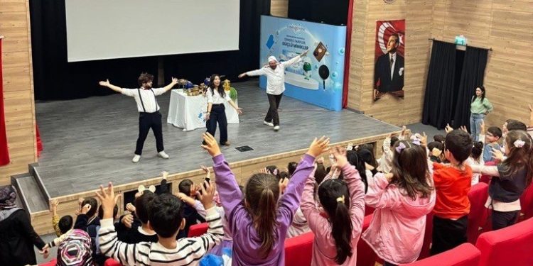 Enterogermina® 10.000’in üzerinde çocuğa bağırsak sağlığı ve hijyen eğitimi verdi